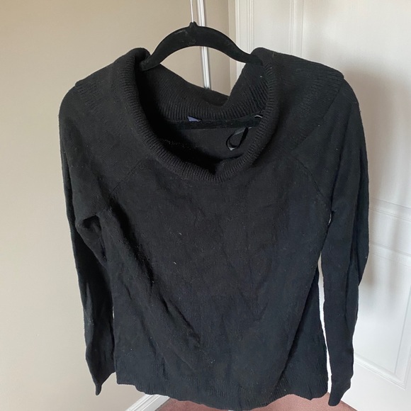 Gap Off the Shoulder Sweater - Picture 3 of 8